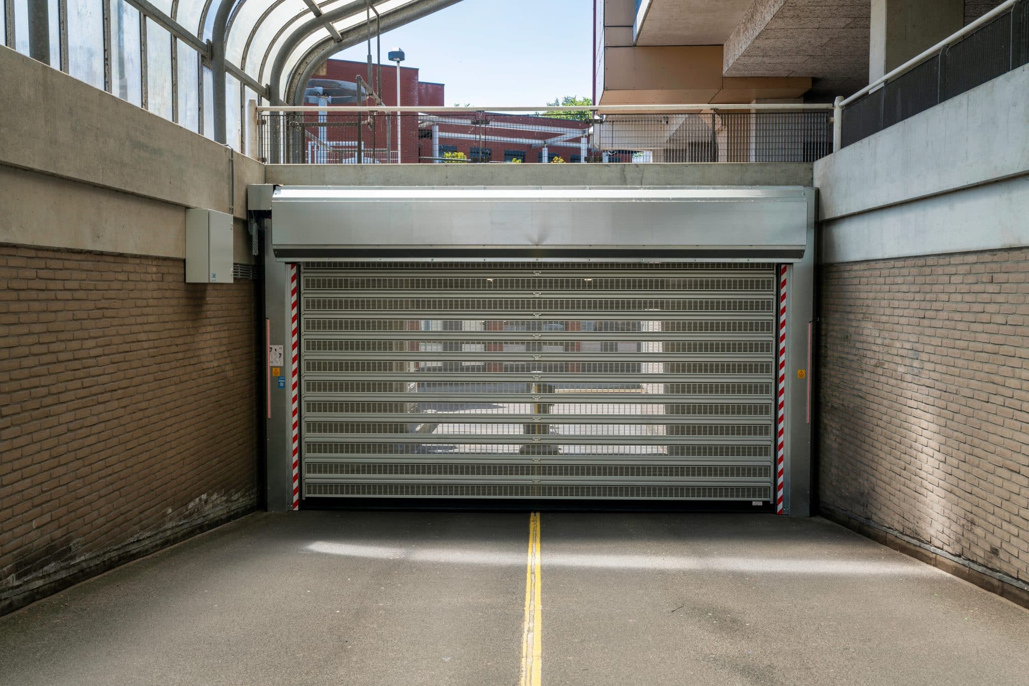 Spiraalroldeur met luchtdoorlatende panelen