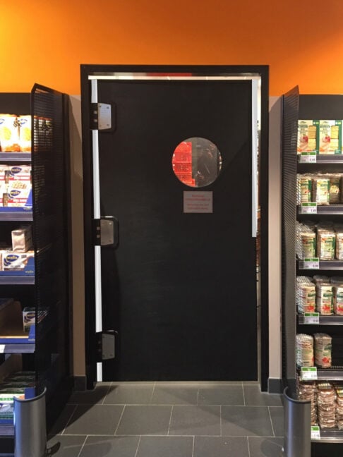 BMP Stricker Pendeldeur in een supermarkt
