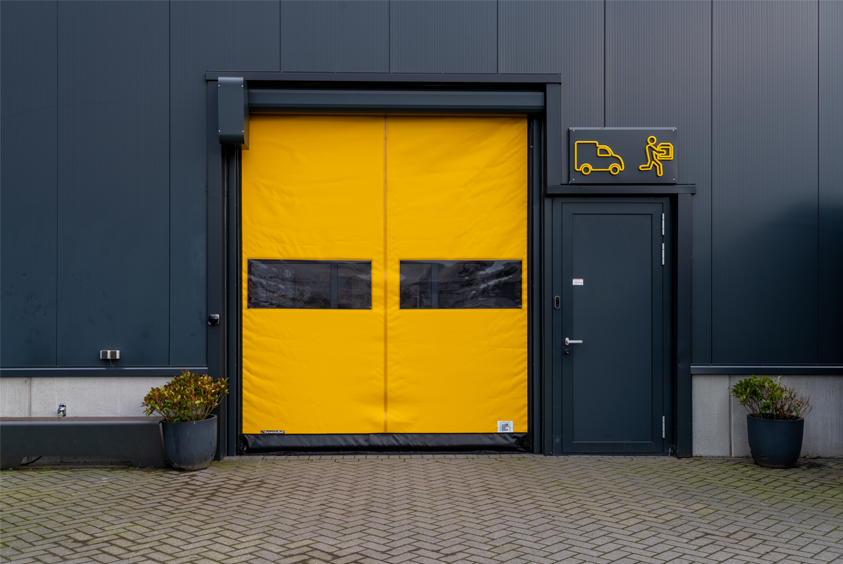 Ruimtebesparende Snelroldeuren: Intervlag’s Nieuwe Aanwinst
