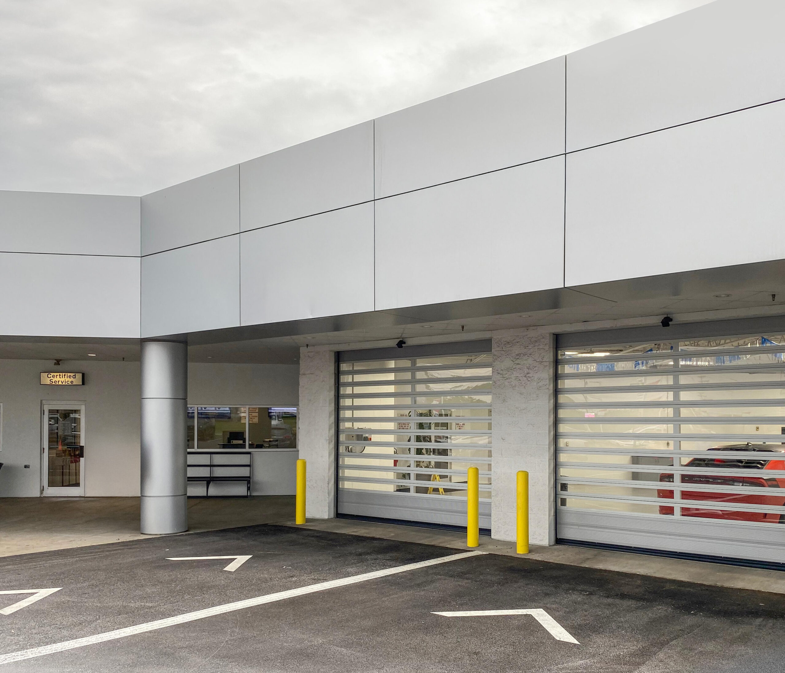 De Thermicroll Low Headroom spiraaldeuren zijn ideaal voor werkplaatsen